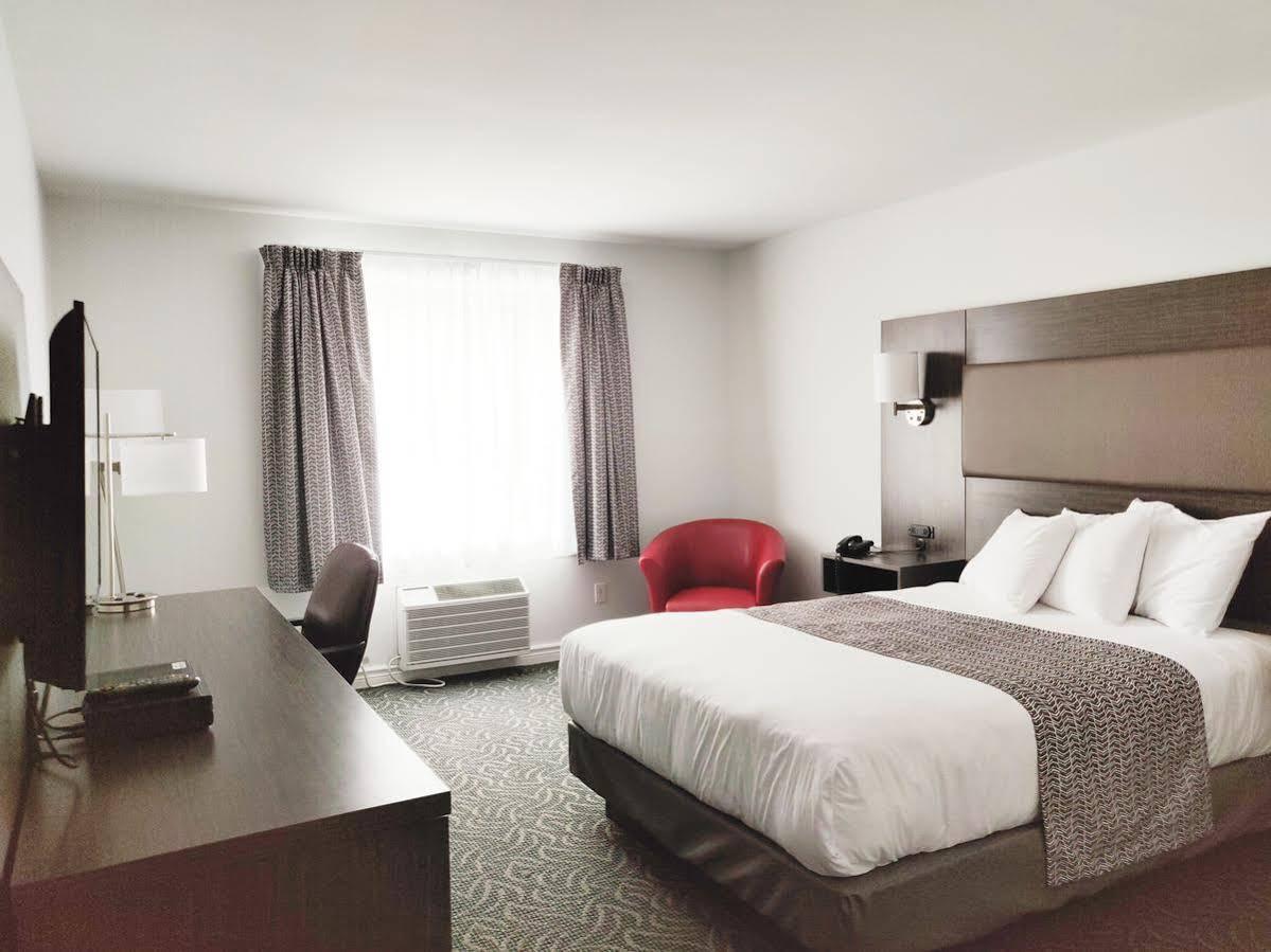 Travelodge By Wyndham Rigaud Luaran gambar